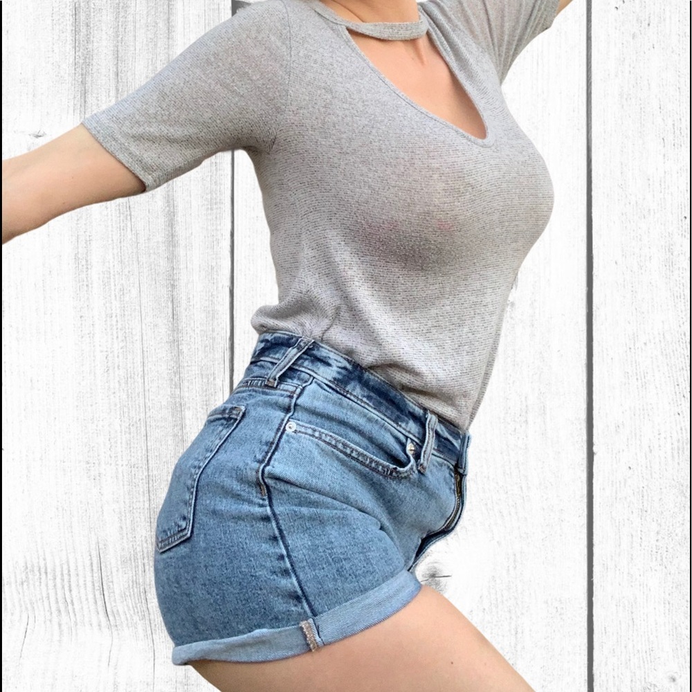 Soft Grey Keyhole Top - Picture 2 of 5